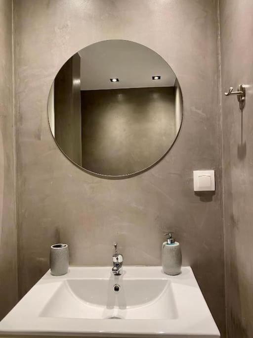 A Place 4U No10 - Garden-Level Getaway 2 Bedroom 2 Bathroom Apartment With Yard Αθήνα Εξωτερικό φωτογραφία