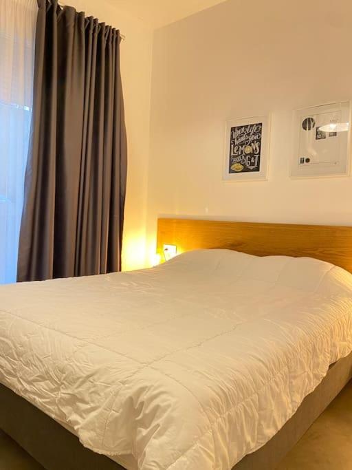 A Place 4U No10 - Garden-Level Getaway 2 Bedroom 2 Bathroom Apartment With Yard Αθήνα Εξωτερικό φωτογραφία